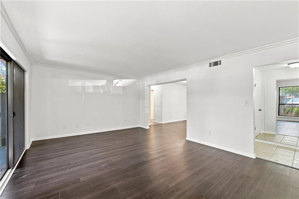 6851 Roswell Road K2