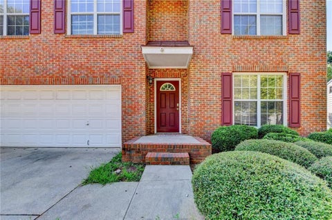 Homes For Sale - 735 Castlebrooke Way<br/> Lawrenceville, GA 30045