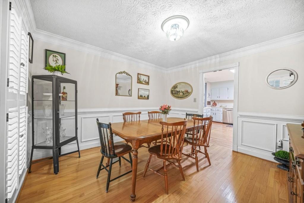 2086 Mountain Creek Court