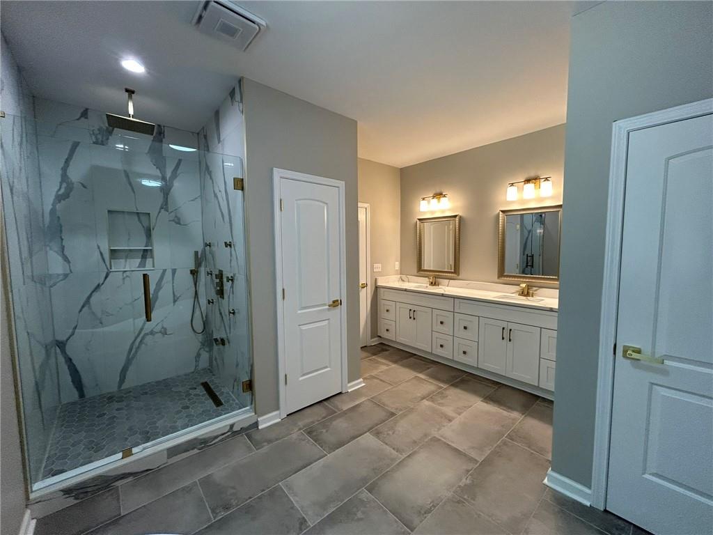 Rockin Hill Manor - Residential