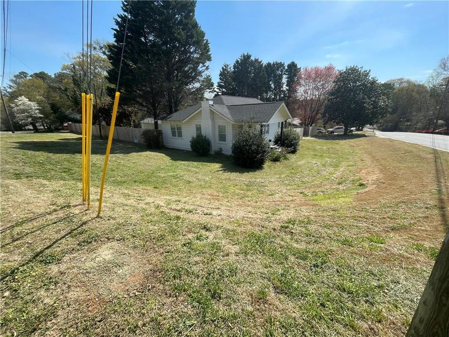To be sold with 1510 Bells Ferry Rd (aka 15 Dickson Rd)  Approximately 1.54 Acres on the corner of Bells Ferry Rd. and Dickson Rd. Traffic signal at intersection with multiple points of egress. All utilities are currently available on property. Current zoning is R-20 with the potential for rezoning into a higher density or commercial/industrial based on future land use map. Can be sold with MlS: 7548878 for a much larger development. Combined Assemblage offers 18+ acres with substantial Road Frontage
1510 TaxID: 16087000020, 1520 TaxID: 16087000230