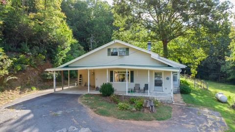239 Glenn Elliott Road Dahlonega GA 30533