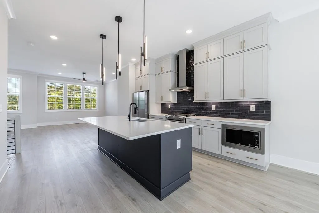 Alpharetta, Georgia 30009, United States, 4 Bedrooms Bedrooms, ,4 BathroomsBathrooms,Residential,Active,106922