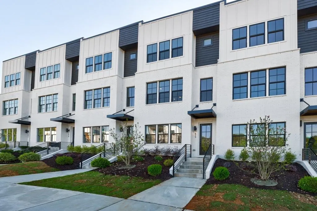 Alpharetta, Georgia 30009, United States, 4 Bedrooms Bedrooms, ,4 BathroomsBathrooms,Residential,Active,106922