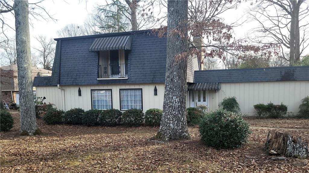 1221 Kenyon Road