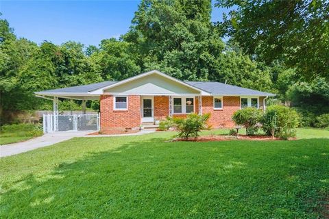 Photo of 2483 Hunting Valley Drive, Decatur, GA 30033 (MLS # 7637137)