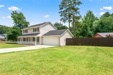 A home in Fairburn