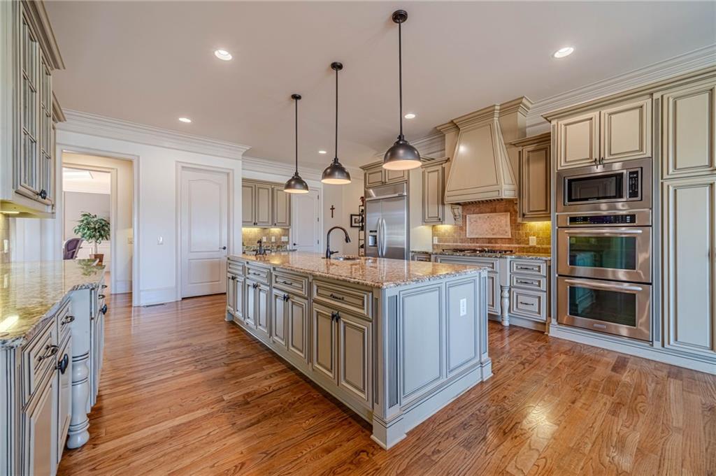 2262 Crimson King Drive