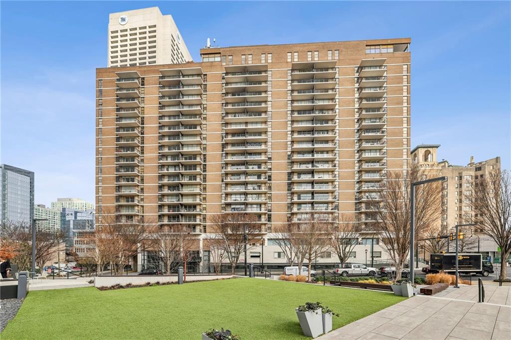 620 Peachtree Street NE 706