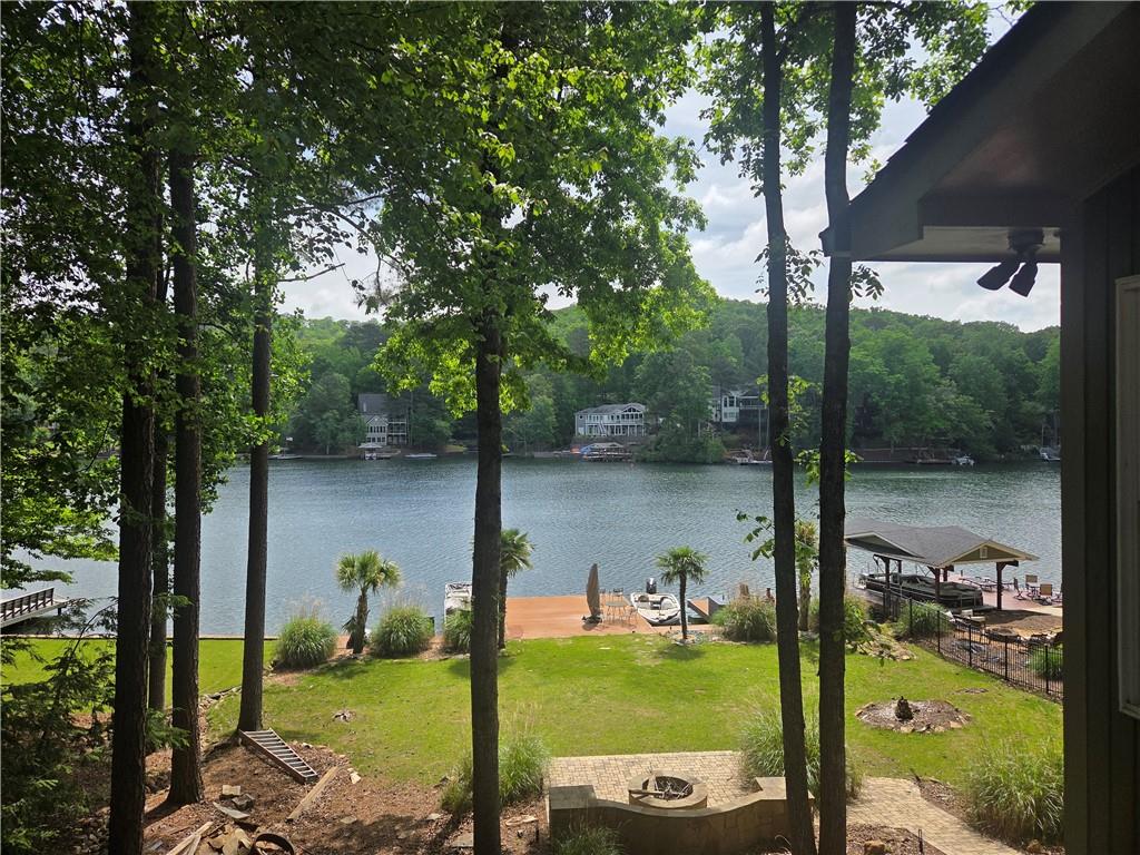 137 Broadwater Court