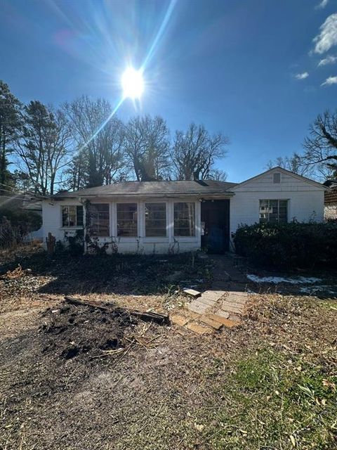 2104 CASCADE Road SW Atlanta GA 30311