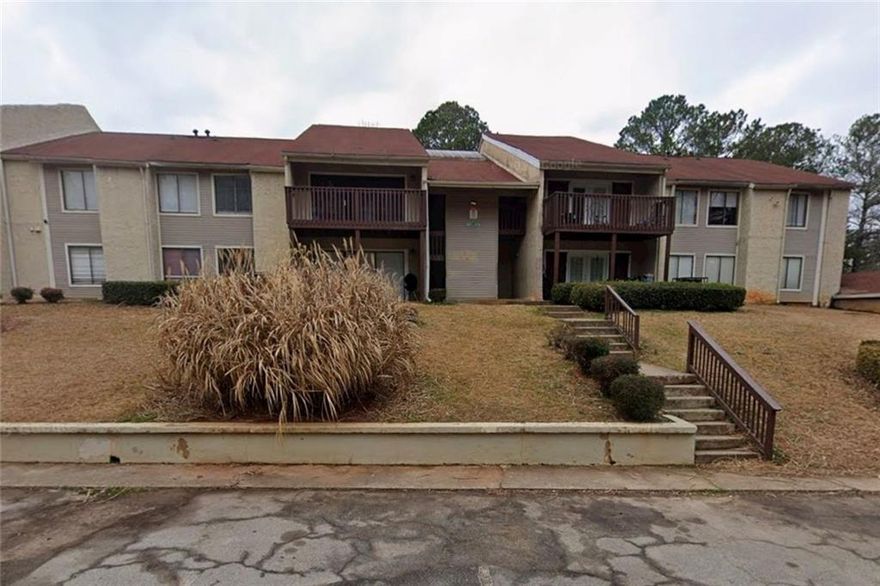 Apartment 420 at 3575 Oakvale Road, Decatur, GA, presents an inviting home, ready for immediate occupancy. The residence features a walk-in closet, providing dedicated space for organization and personal storage. This is a residential property offering a practical and comfortable living space.