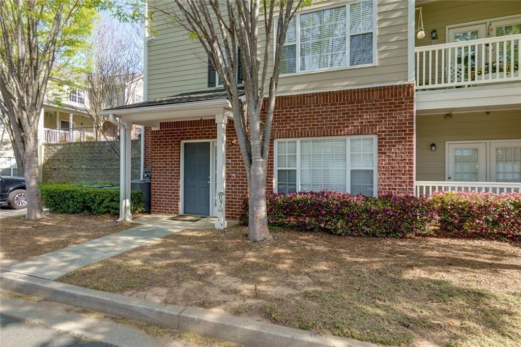 8020 Woodland Lane