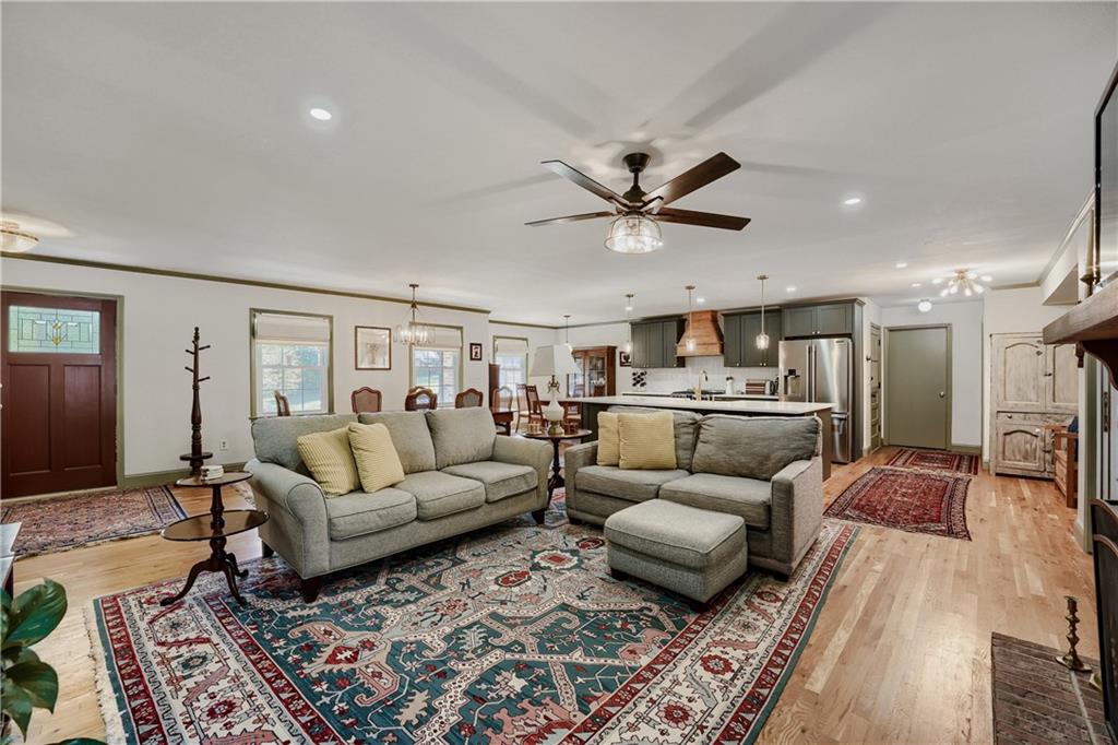 4384 Bonaparte Drive