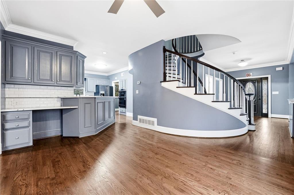 2441 NE Kings Court NE