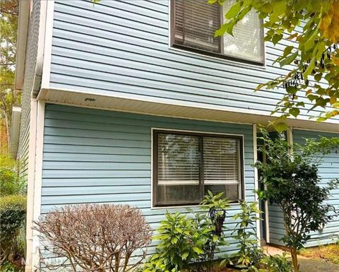 Homes For Sale - 8602 Creekwood Way<br/> Jonesboro, GA 30238