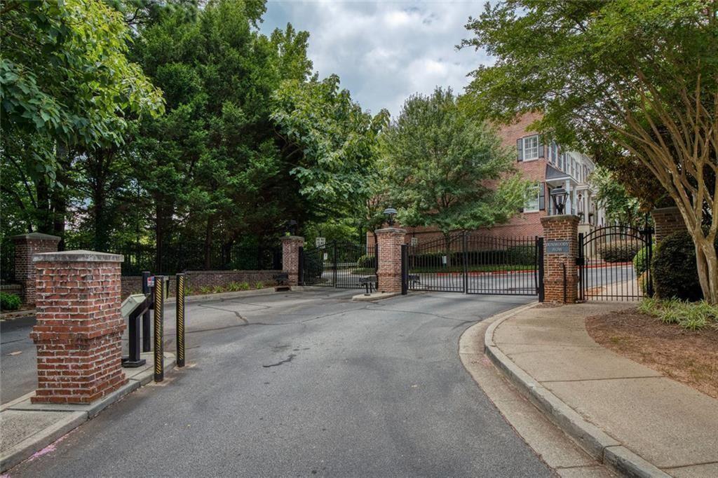 Dunwoody Row - Residential