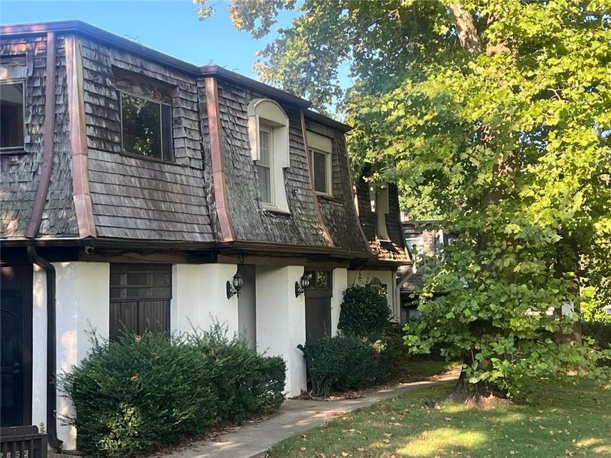 This 2 bedroom, 2 bathroom condo with NO RENTAL RESTRICTIONS is priced to sell, so act fast. Perfect for investors! This unit is ideal for long or short-term rentals. Features include a spacious living room, dining area, enclosed porch with storage, a primary suite with walk-in closet and a secondary room with ample closet space. The assigned parking is included plus additional parking is available. Prime location near shopping, dining, and entertainment with easy access to major routes. Don’t miss this unbeatable opportunity!