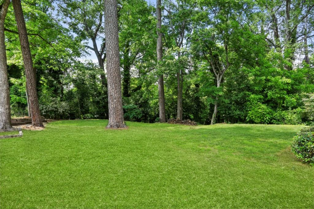 960 Lindridge Drive, Atlanta, Georgia image 27