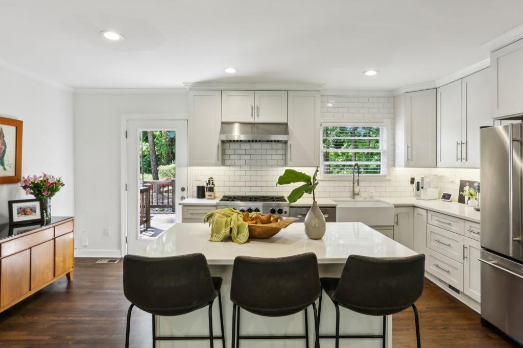 960 Lindridge Drive, Atlanta, Georgia image 13