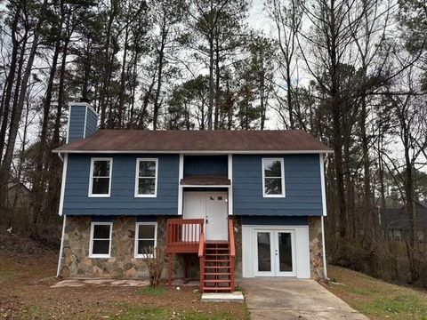 Homes For Rent - 782 Fox Valley Drive<br/> Stone Mountain, GA 30088