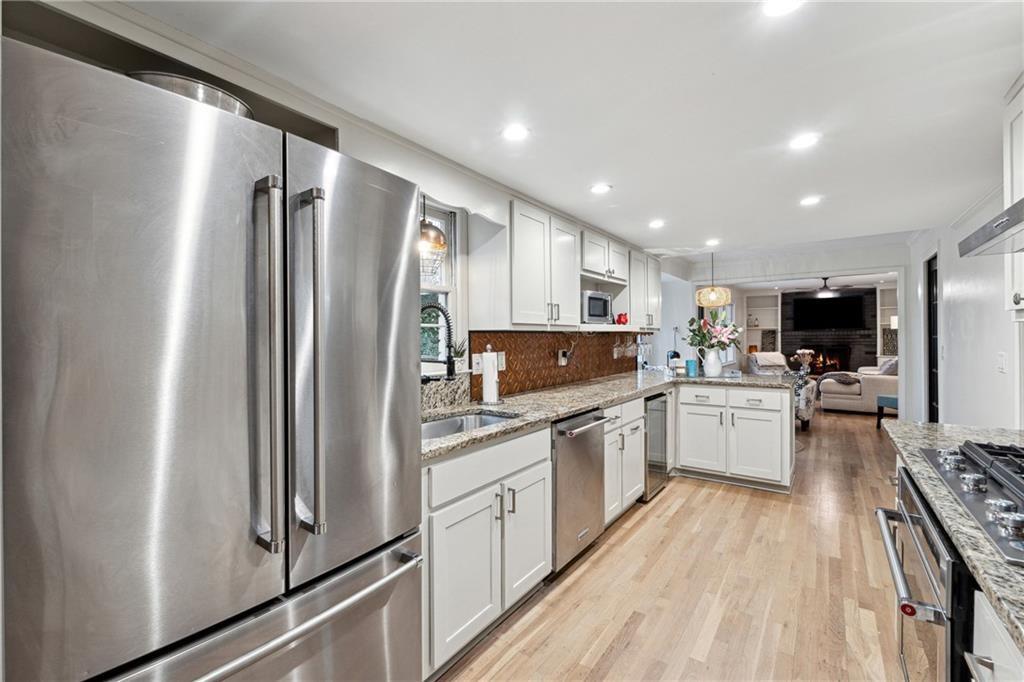 650 Hunterhill Court, Roswell, Georgia image 18