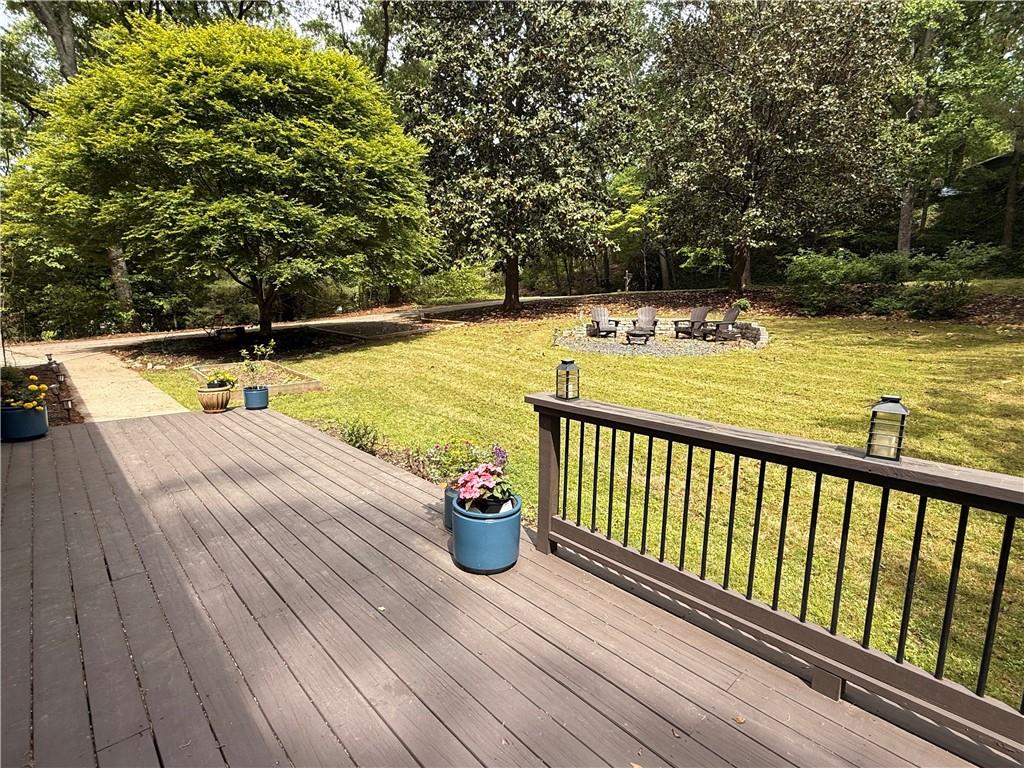 650 Hunterhill Court, Roswell, Georgia image 6