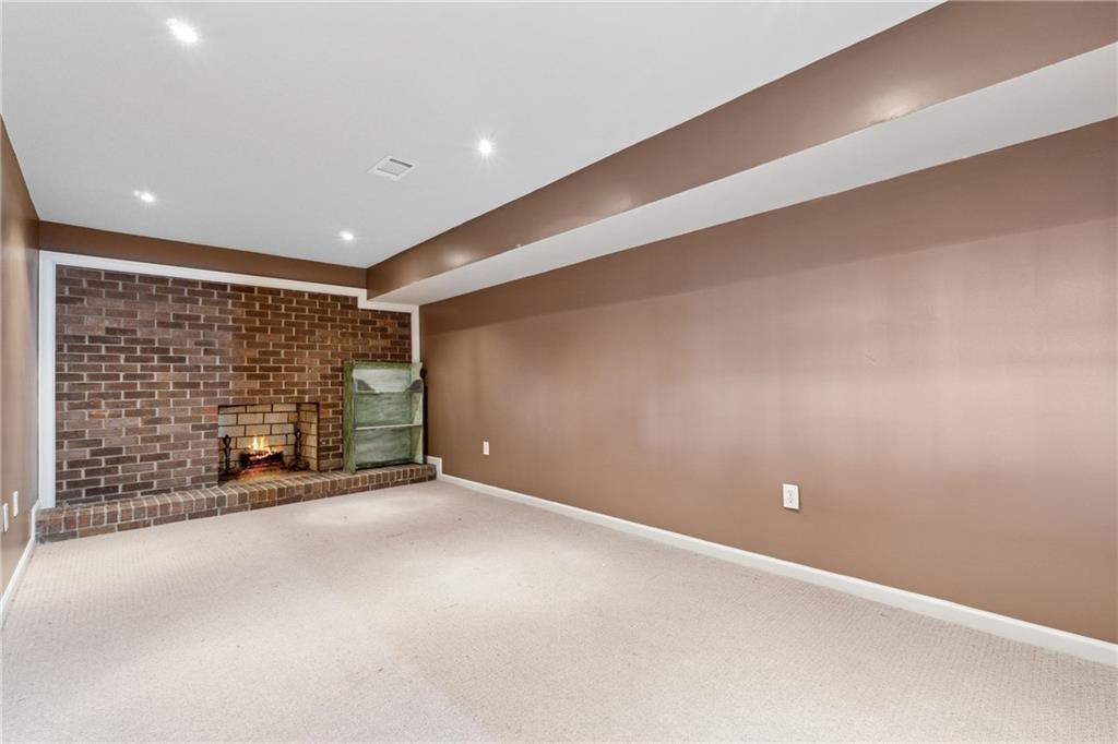 650 Hunterhill Court, Roswell, Georgia image 32