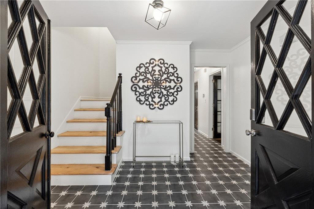 650 Hunterhill Court