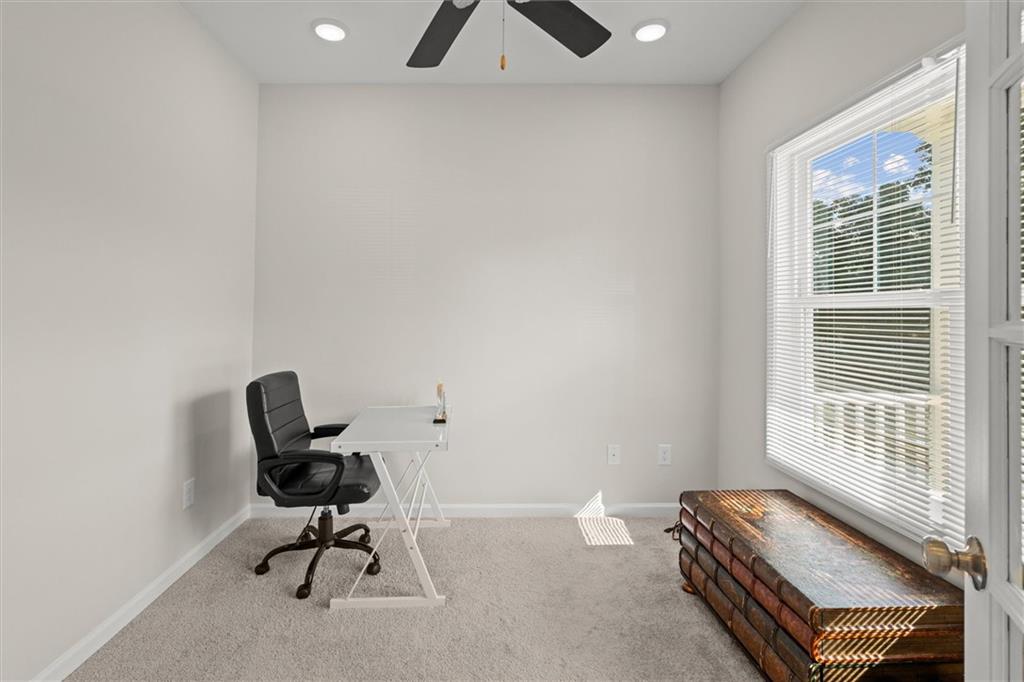 2646 Neighborhood Walk S