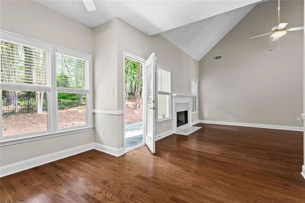 Alpharetta, Georgia 30005, United States, 3 Bedrooms Bedrooms, ,2 BathroomsBathrooms,Residential,Active,149276