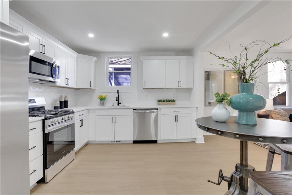 1576 Elixir Avenue SW