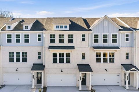 Townhouse For Sale - 3070 Hudson Glen Way<br/> Dacula, GA 30019