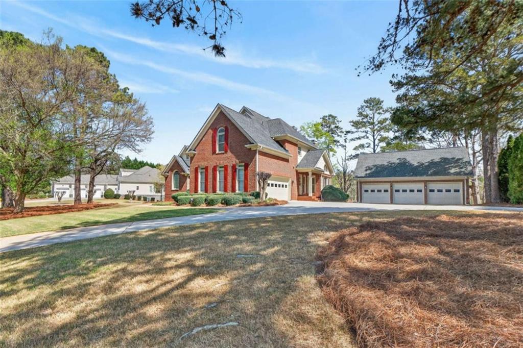 1009 Lyndhurst Way