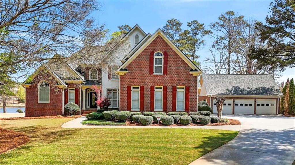 1009 Lyndhurst Way