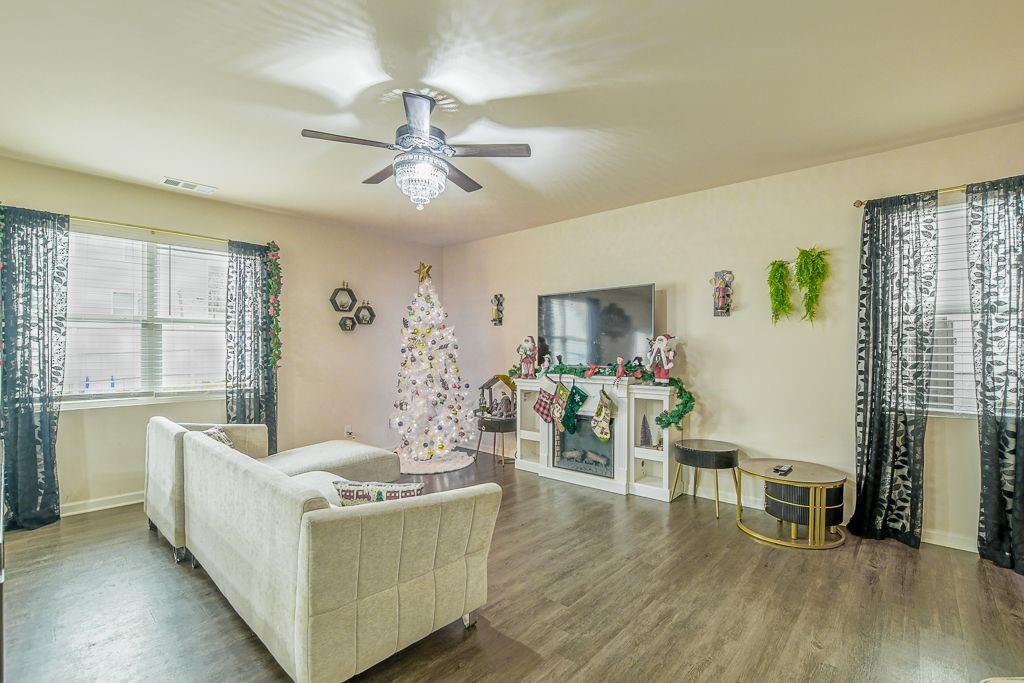 440 Starbuck Parkway