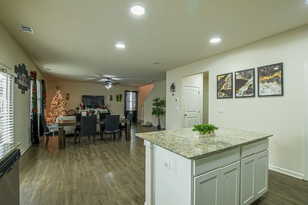 440 Starbuck Parkway