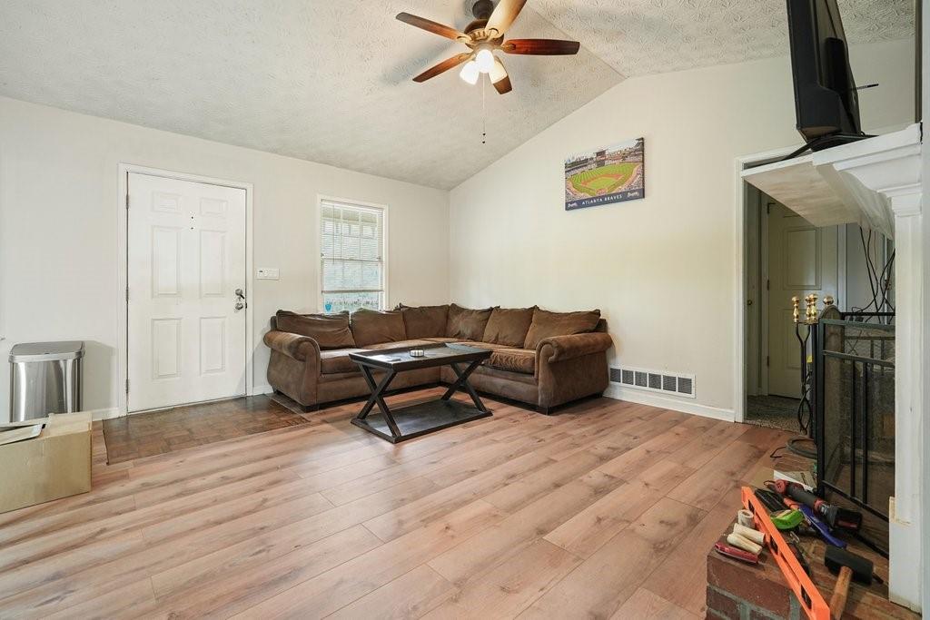 408 Walnut Drive, Woodstock, Georgia image 4