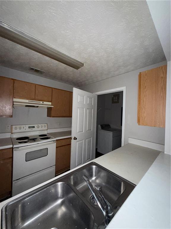 Fairington Park Condo - Residential