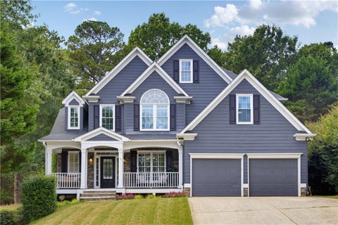 Homes For Sale - 330 Walnut Hills Crossing<br/> Canton, GA 30114