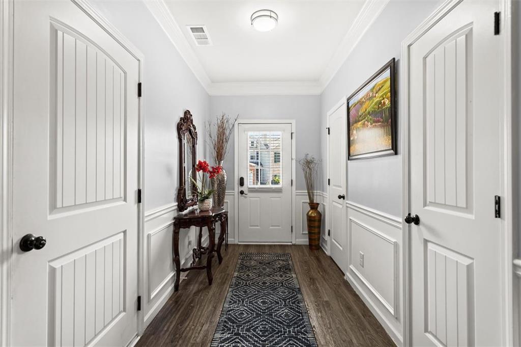 116 SPRING WAY Square
