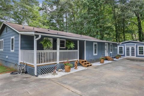 Homes For Sale - 2866 Loring Road<br/> Kennesaw, GA 30152