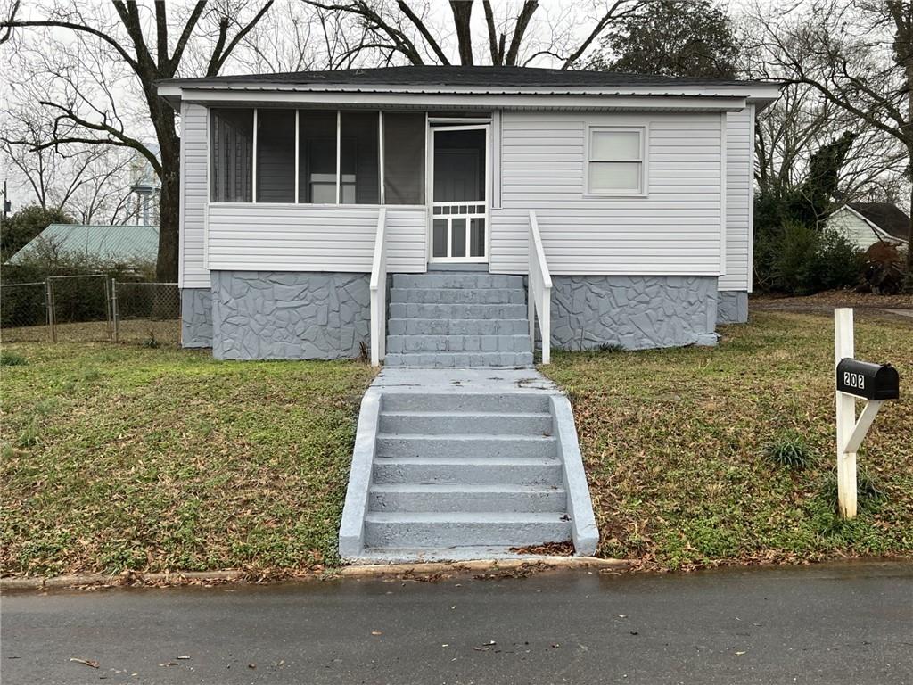 Great Opportunity, first home or rental income. Move in ready, Updated, home features 3 bedrooms, 1 bathroom, new floors, . Backyard
for family reunions, Great location, convenient to all the city has to offer. No HOA. Property is being sold "As Is".