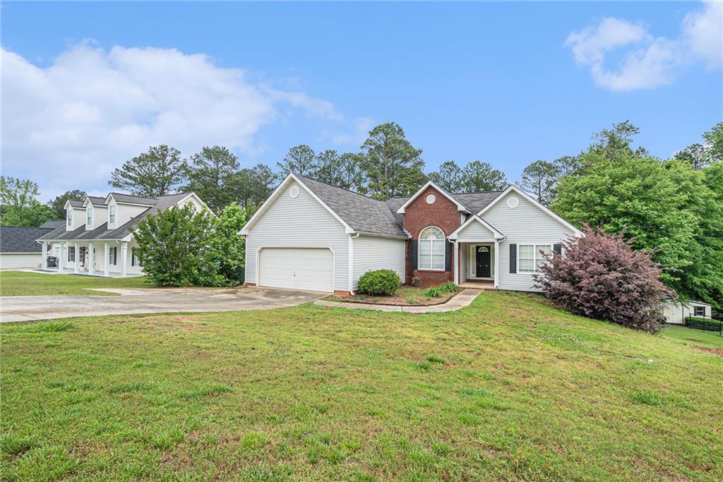 206 Towler Drive, Loganville, Georgia image 2
