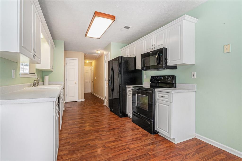 206 Towler Drive, Loganville, Georgia image 8