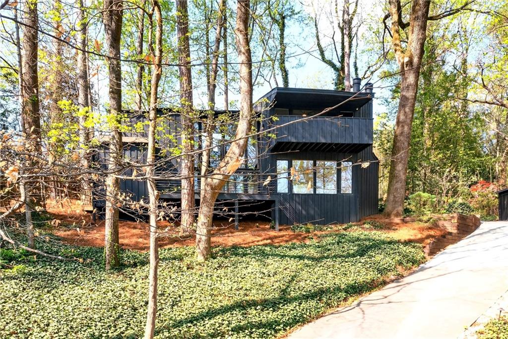 5020 Vallo Vista Court