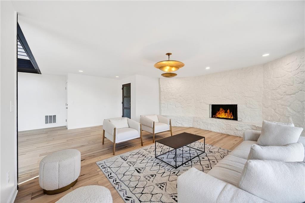 5020 Vallo Vista Court