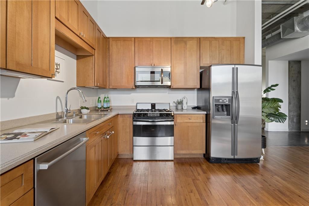 660 Glen Iris Drive NE 305