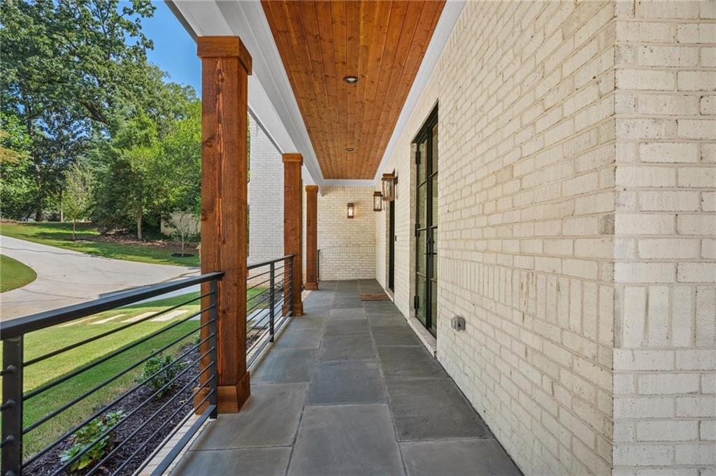 819 Loridans Drive NE