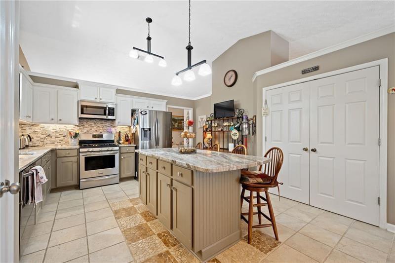 436 Suwanee East Drive, Lawrenceville, Georgia image 9